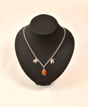 Tijolo Stone Leaf Necklace